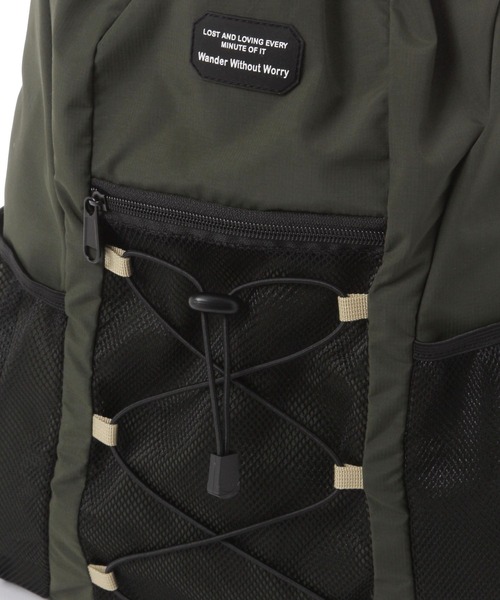niko and...（ニコアンド）の「メッシュポケットナップサック（バックパック/リュック・メンズ・オフホワイト/ブラック・FREE）」の7枚目の写真