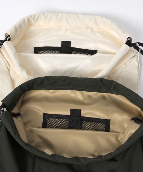 niko and...（ニコアンド）の「メッシュポケットナップサック（バックパック/リュック・メンズ・オフホワイト/ブラック・FREE）」の8枚目の写真