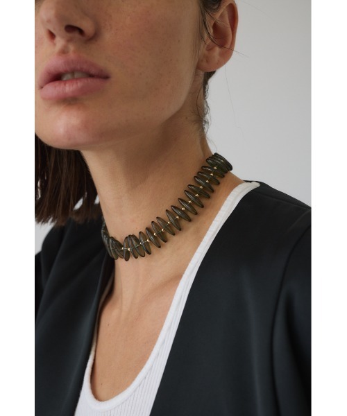 RIM.ARK(リムアーク)の「Continuous object necklace コンティニュアス オブジェクト ネックレス(ネックレス・レディース・ダークグリーン/ブラウン/クリア・FREE)」の6枚目の写真