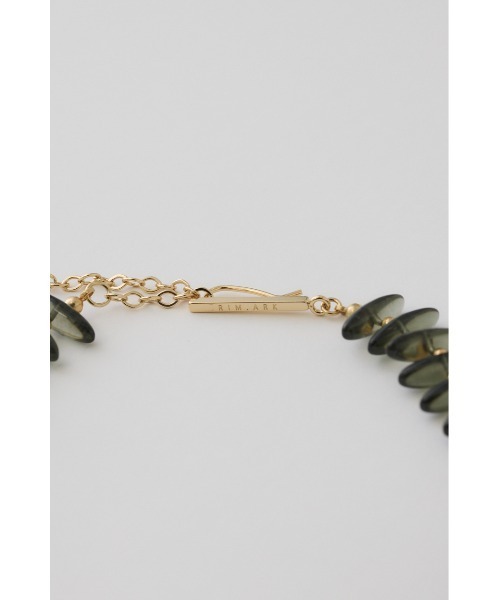 RIM.ARK(リムアーク)の「Continuous object necklace コンティニュアス オブジェクト ネックレス(ネックレス・レディース・ダークグリーン/ブラウン/クリア・FREE)」の11枚目の写真