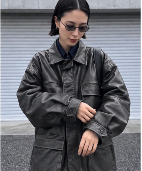 ARMY TWILL(アーミーツイル)の「【ARMY TWILL】Vegan Leather Jacket / レザーファティーグジャケット(ミリタリージャケット・メンズ・ベージュ/ブラック・M/L)」の1枚目の写真