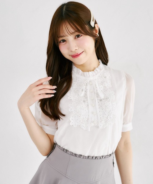 Suyunn（スユン）の「リボン付きパールビジュー×フラワーレースブラウス（シャツ/ブラウス・レディース・ホワイト/ピンク・M）」の5枚目の写真