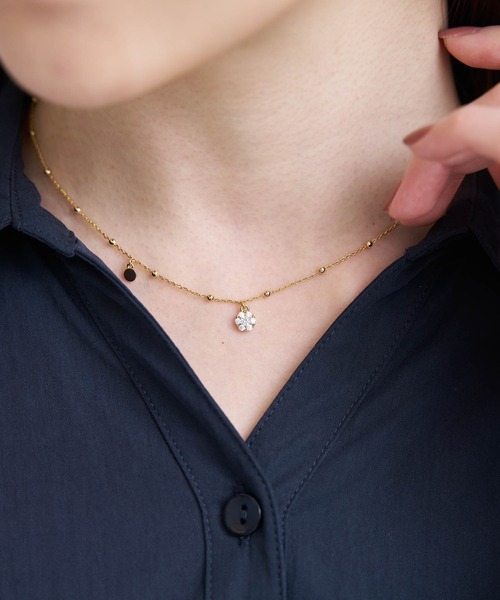 NOELA(ノエラ)の「ステーションチェーンビジューネックレス(ネックレス・レディース・ゴールド/シルバー・フリー)」の2枚目の写真