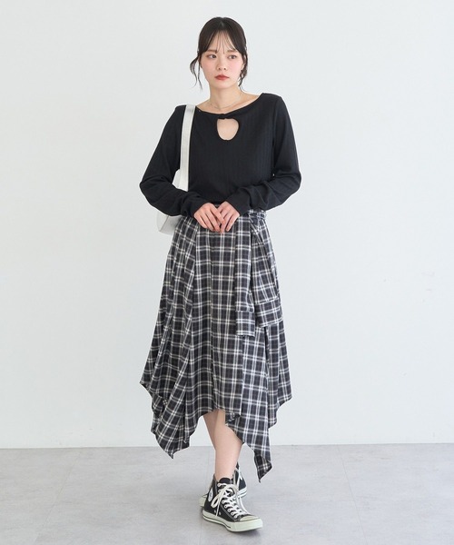 earth music&ecology(アースミュージックアンドエコロジー)の「ツイストカットアウトプルオーバー(Tシャツ/カットソー・レディース・アイボリー・FREE)」の9枚目の写真
