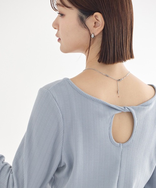 earth music&ecology(アースミュージックアンドエコロジー)の「ツイストカットアウトプルオーバー(Tシャツ/カットソー・レディース・アイボリー・FREE)」の21枚目の写真