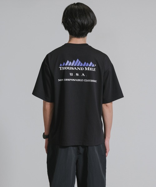 THOUSAND MILE（サウザンドマイル）の「THOUSAND MILE/サウザンドマイル SHORT SLEEVE PRINT T-SHIRT LOGO ロゴ刺繍 クルーネック半袖Tシャツ 2026年春夏（Tシャツ/カットソー・メンズ・ホワイト/ブラック・XS/M/L/XL）」の21枚目の写真
