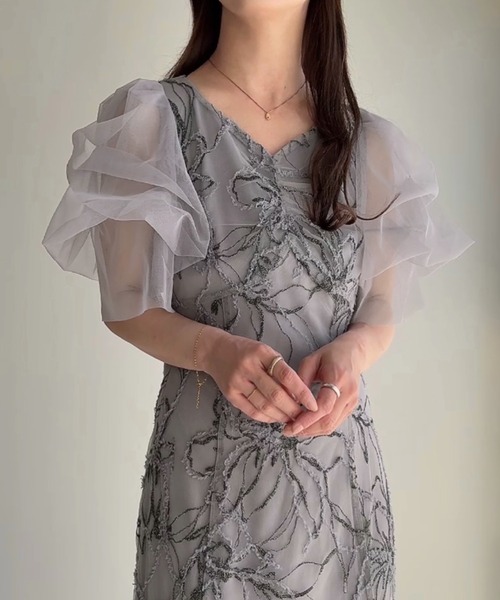 junoah(ジュノア)の「シャギーレースマーメイドワンピース(ワンピース・レディース・グレー/ベージュ・LARGE/MEDIUM/SMALL)」の1枚目の写真