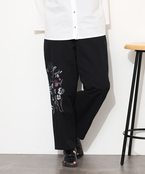 Emago(イマゴ)の「EMAGO 花刺繍ストレートパンツ(その他パンツ・レディース・ブラウン/ブラック/カーキ・FREE)」の5枚目の写真