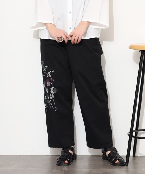 Emago(イマゴ)の「EMAGO 花刺繍ストレートパンツ(その他パンツ・レディース・ブラウン/ブラック/カーキ・FREE)」の8枚目の写真