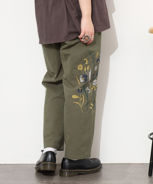 Emago(イマゴ)の「EMAGO 花刺繍ストレートパンツ(その他パンツ・レディース・ブラウン/ブラック/カーキ・FREE)」の22枚目の写真