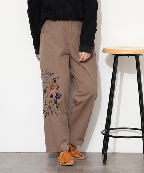 Emago(イマゴ)の「EMAGO 花刺繍ストレートパンツ(その他パンツ・レディース・ブラウン/ブラック/カーキ・FREE)」の12枚目の写真
