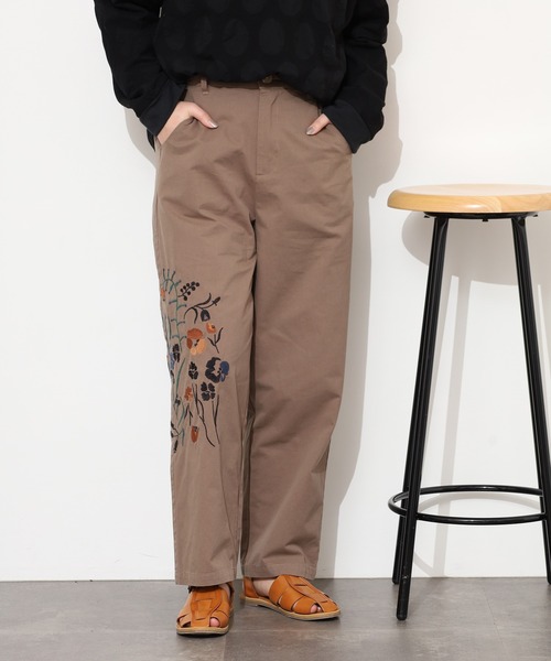Emago(イマゴ)の「EMAGO 花刺繍ストレートパンツ(その他パンツ・レディース・ブラウン/ブラック/カーキ・FREE)」の14枚目の写真