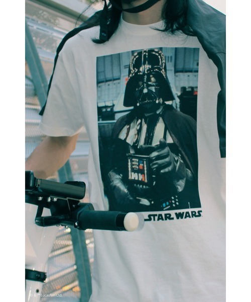 STAR WARS(スターウォーズ)の「『スター・ウォーズ/STARWARS』"""Darth Vader"" T-Shirt" 半袖プリントTシャツ ビックシルエット ピグメント加工 ヴィンテージライク(Tシャツ/カットソー・メンズ・チャコール/ホワイト・LARGE/X-LARGE/MEDIUM)」の4枚目の写真