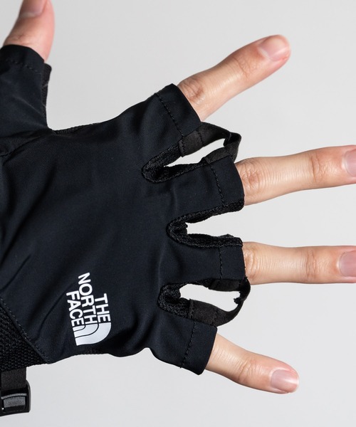 THE NORTH FACE(ザノースフェイス)の「THE NORTH FACE ザ・ノースフェイス COOL LIGHT HALF GLOVE スマホ対応 ワンポイントロゴクールライトハーフグローブ/指なし手袋(手袋・メンズ・ブラック・L/M)」の13枚目の写真