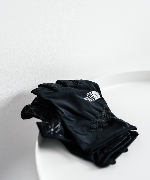 THE NORTH FACE(ザノースフェイス)の「THE NORTH FACE ザ・ノースフェイス COOL LIGHT HALF GLOVE スマホ対応 ワンポイントロゴクールライトハーフグローブ/指なし手袋(手袋・メンズ・ブラック・L/M)」の15枚目の写真