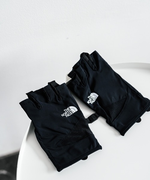 THE NORTH FACE(ザノースフェイス)の「THE NORTH FACE ザ・ノースフェイス COOL LIGHT HALF GLOVE スマホ対応 ワンポイントロゴクールライトハーフグローブ/指なし手袋(手袋・メンズ・ブラック・L/M)」の17枚目の写真