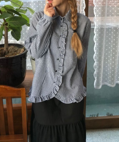 FAVORITO（ファヴォリート）の「フリル長袖チェック柄シャツ（シャツ/ブラウス・レディース・ネイビー・F）」の11枚目の写真