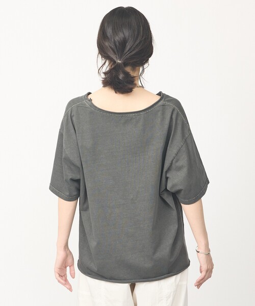 abahouse mavie(アバハウスマヴィ)の「【2WAY】ピグメントオフショルダーロゴTシャツ(Tシャツ/カットソー・レディース・エンジ/オフホワイト/チャコールグレー・フリー)」の22枚目の写真