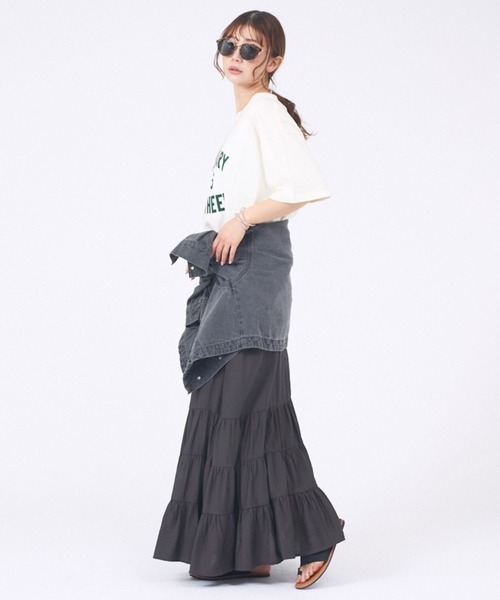 abahouse mavie(アバハウスマヴィ)の「【2WAY】ピグメントオフショルダーロゴTシャツ(Tシャツ/カットソー・レディース・エンジ/オフホワイト/チャコールグレー・フリー)」の10枚目の写真