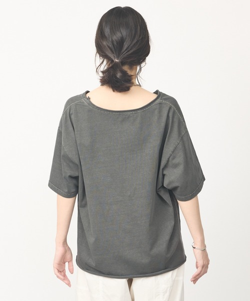 abahouse mavie(アバハウスマヴィ)の「【2WAY】ピグメントオフショルダーロゴTシャツ(Tシャツ/カットソー・レディース・エンジ/オフホワイト/チャコールグレー・フリー)」の17枚目の写真