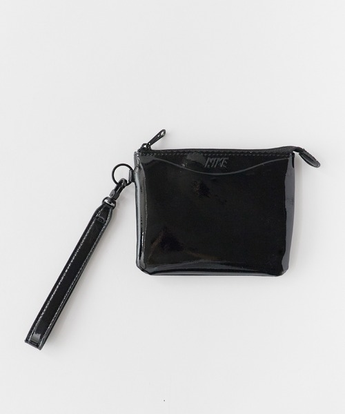 NIKE(ナイキ)の「NIKE/ナイキ Cortez Wristlet ブランドロゴ コルテッツ リストレット ミニポーチ 2026年春夏(財布・メンズ・ブラック・FREE)」の3枚目の写真