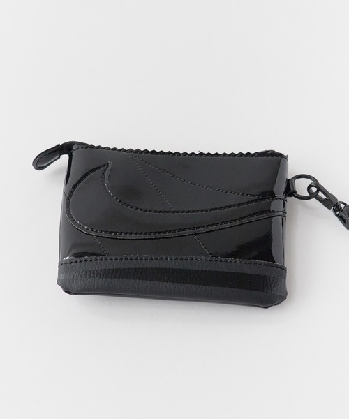 NIKE(ナイキ)の「NIKE/ナイキ Cortez Wristlet ブランドロゴ コルテッツ リストレット ミニポーチ 2026年春夏(財布・メンズ・ブラック・FREE)」の4枚目の写真