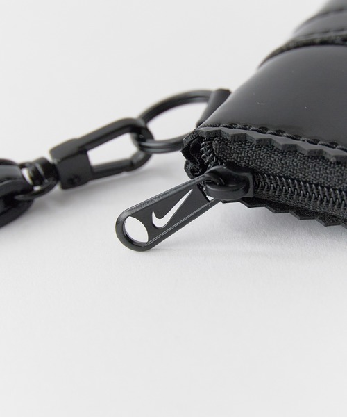 NIKE(ナイキ)の「NIKE/ナイキ Cortez Wristlet ブランドロゴ コルテッツ リストレット ミニポーチ 2026年春夏(財布・メンズ・ブラック・FREE)」の9枚目の写真