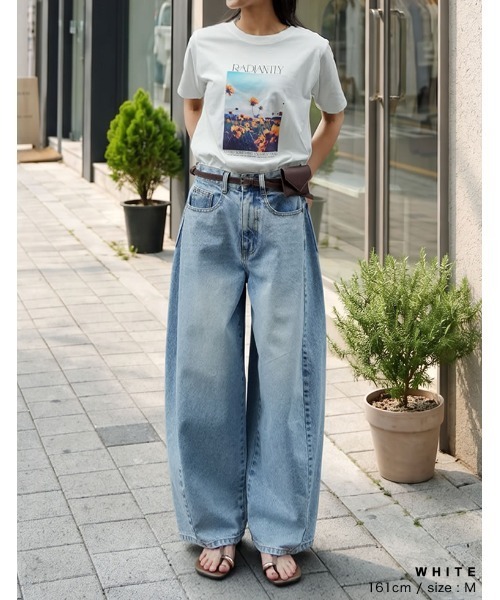 Re:EDIT（リエディ）の「[2026 SUMMER COLLECTION][接触冷感][UVカット]フラワープリントフォトTシャツ（Tシャツ/カットソー・レディース・ホワイト/レッド/チャコール/ベージュ/ブラック・MEDIUM/LARGE）」の12枚目の写真