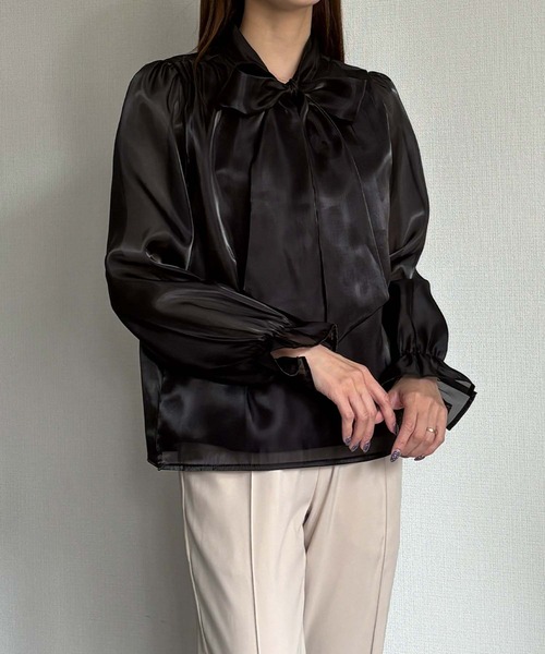 LOWO(ロワ)の「リボンタイパフスリーブとろみ素材ブラウス(シャツ/ブラウス・レディース・ピンク/ホワイト/ブラック/アイボリー・FREE)」の15枚目の写真