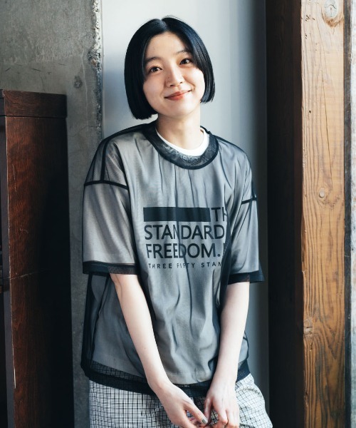 THREE FIFTY STANDARD(スリーフィフティースタンダード)の「THREE FIFTY STANDARD シアーなオーバーTシャツ(Tシャツ/カットソー・レディース・ブルー/チョコ/ブラック・M/L/LL/3L)」の2枚目の写真