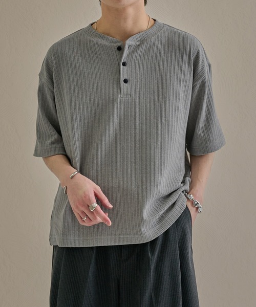 epnok(エプノック)の「ベーシックルーズヘンリーネック半袖Tee(Tシャツ/カットソー・メンズ・グレー/ブラック/ネイビー・LARGE/MEDIUM/SMALL)」の2枚目の写真