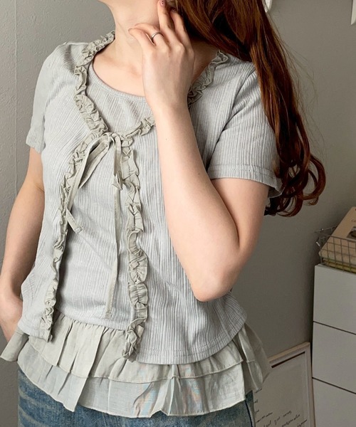 merrylatte(メリーラテ)の「レイヤード カーディガンデザイン フリル レース トップス【NOUA】(Tシャツ/カットソー・レディース・グレー/ホワイト・FREE)」の5枚目の写真