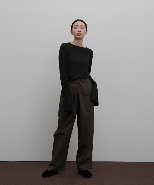 select MOCA Et（セレクトモカエト）の「【Et】Slit Sleeve Tops（Tシャツ/カットソー・レディース・ホワイト/グレー/ブラック・FREE）」の6枚目の写真