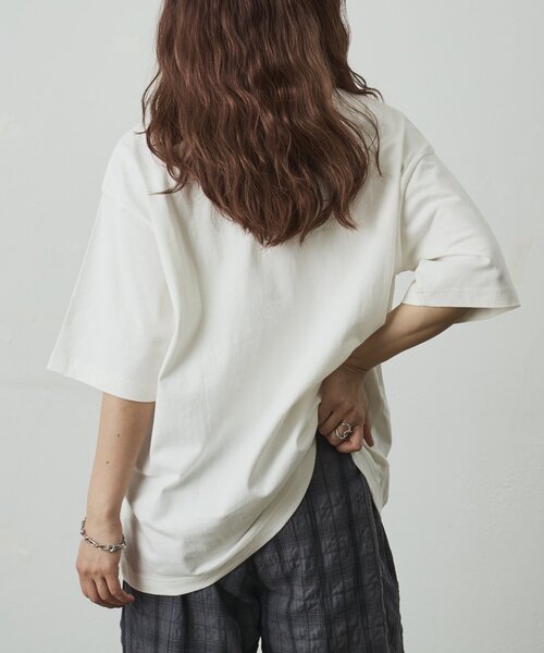 COLONY 2139（コロニートゥーワンスリーナイン）の「スクラッチロゴTシャツ（Tシャツ/カットソー・メンズ・ホワイト/ブラック・LARGE/MEDIUM）」の10枚目の写真