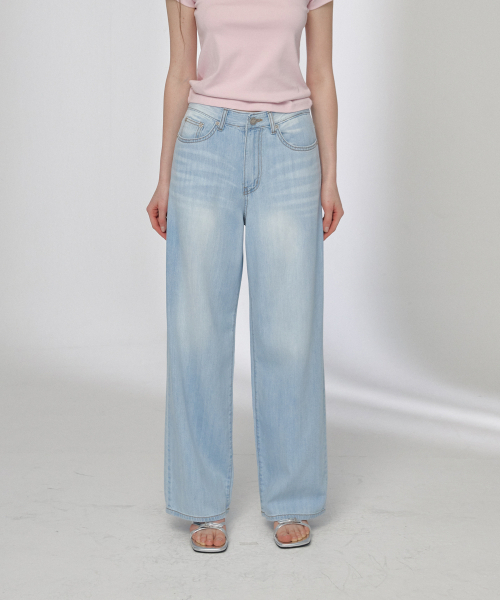 BUTTON UP(ボタンアップ)の「クラシックウォッシュドワイドデニムパンツ(ライトブルー)(デニムパンツ・レディース・その他・SMALL/MEDIUM/LARGE)」の1枚目の写真