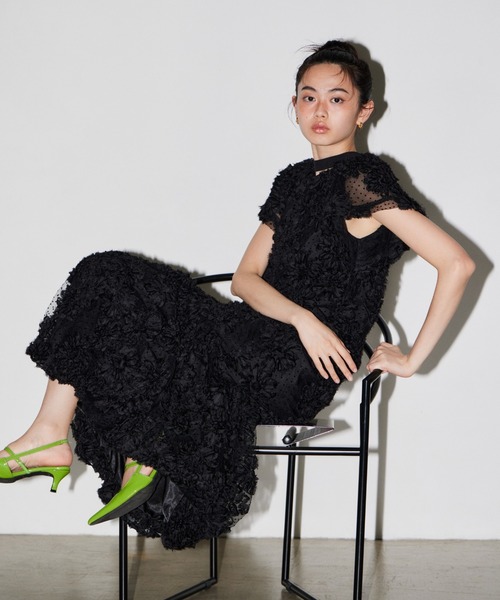 ANDRESD(アンドレスド)の「フラワーバルーンドレス / bloom balloon dress(ドレス・レディース・ブラック/オフホワイト/アイボリー・S/M/L)」の3枚目の写真