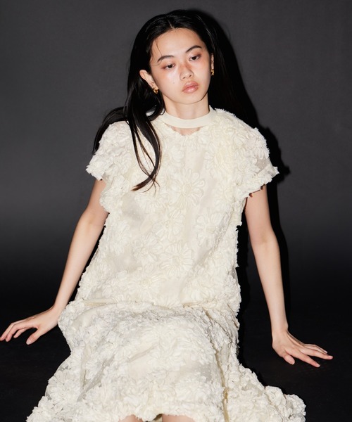 ANDRESD(アンドレスド)の「フラワーバルーンドレス / bloom balloon dress(ドレス・レディース・ブラック/オフホワイト/アイボリー・S/M/L)」の5枚目の写真