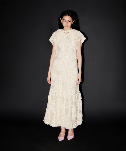 ANDRESD(アンドレスド)の「フラワーバルーンドレス / bloom balloon dress(ドレス・レディース・ブラック/オフホワイト/アイボリー・S/M/L)」の7枚目の写真