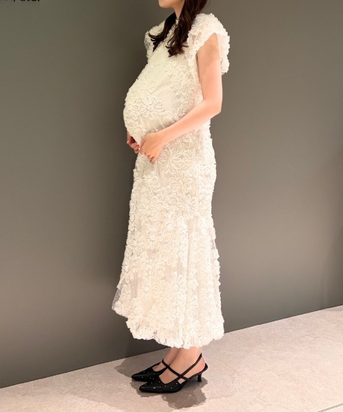 ANDRESD(アンドレスド)の「フラワーバルーンドレス / bloom balloon dress(ドレス・レディース・ブラック/オフホワイト/アイボリー・S/M/L)」の10枚目の写真