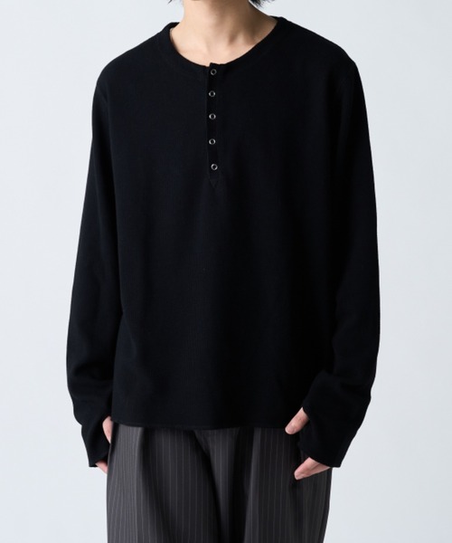 Lui's(ルイス)の「フェードヘンリーネックロンT(Tシャツ/カットソー・メンズ・ホワイト/ブラック/ブラック系その他・M/S)」の2枚目の写真