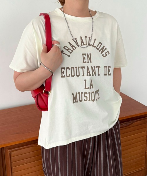 Doux archives(ドゥアルシーヴ)の「フロッキーロゴプリントTee(Tシャツ/カットソー・レディース・オフホワイト/ブラック/ブラウン・FREE)」の1枚目の写真