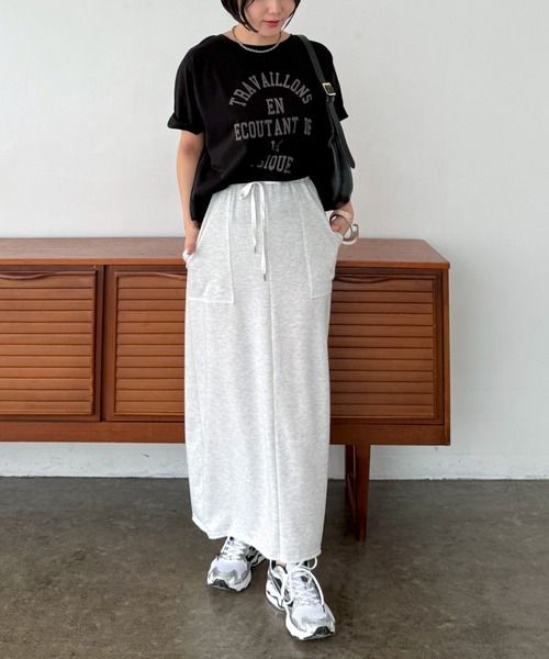 Doux archives(ドゥアルシーヴ)の「フロッキーロゴプリントTee(Tシャツ/カットソー・レディース・オフホワイト/ブラック/ブラウン・FREE)」の4枚目の写真