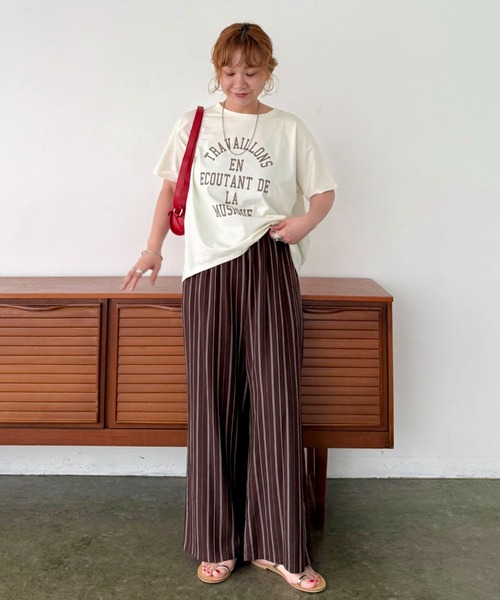 Doux archives(ドゥアルシーヴ)の「フロッキーロゴプリントTee(Tシャツ/カットソー・レディース・オフホワイト/ブラック/ブラウン・FREE)」の16枚目の写真