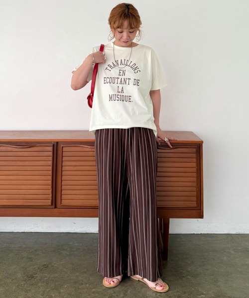 Doux archives(ドゥアルシーヴ)の「フロッキーロゴプリントTee(Tシャツ/カットソー・レディース・オフホワイト/ブラック/ブラウン・FREE)」の17枚目の写真