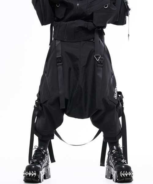 REFLEM INDUSTRY(レフレムインダストリー)の「『REFLEM INDUSTRY/レフレム インダストリー』GRAVITY DROP-CROTCH PANTS/タクティカルサルエルパンツ(その他パンツ・レディース・ブラック・FREE)」の3枚目の写真