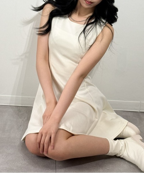 marcydorn（マーシードルン）の「ミニワンピース キャミタイプ フレアシルエット シンプルガーリー（ワンピース・レディース・ホワイト・S/M/L）」の2枚目の写真