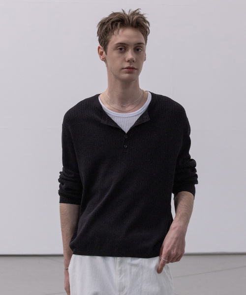 Light Henry-neck knitted T-shirt [black]