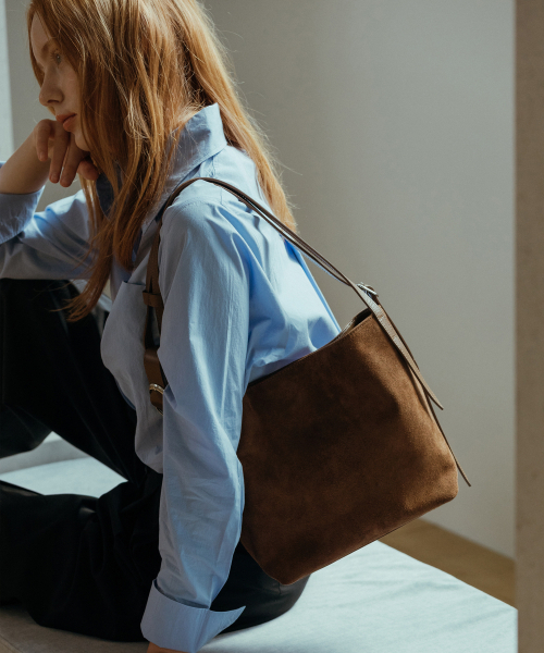 AHORE（アホール）の「House Peanut Suede（ショルダーバッグ・レディース・その他・FREE）」の2枚目の写真