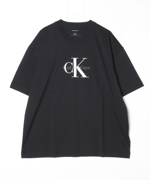 Calvin Klein(カルバン・クライン)の「Calvin Klein (カルバンクライン)MONOLOGO OVERSIZE TEE(Tシャツ/カットソー・メンズ・ブラック/ホワイト・M/S/L)」の1枚目の写真