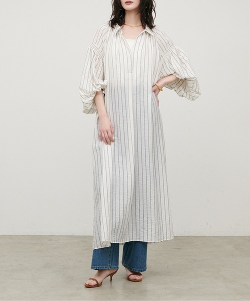 LARUTA(ラルータ)の「【LARUTA】ボリュームスリーブたっぷりギャザー襟付きワンピース(ワンピース・レディース・ダークブラウン/オフホワイト/サックスブルー/オレンジ・MEDIUM/LARGE)」の5枚目の写真
